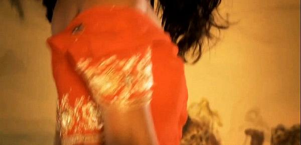 Amazing Bollywood Babe Dancer Is A Tease